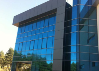 Abuzuan me fondet publike, Prokuroria e Korçës heton dy punonjëset e degës postare