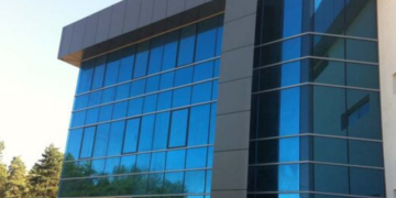 Abuzuan me fondet publike, Prokuroria e Korçës heton dy punonjëset e degës postare