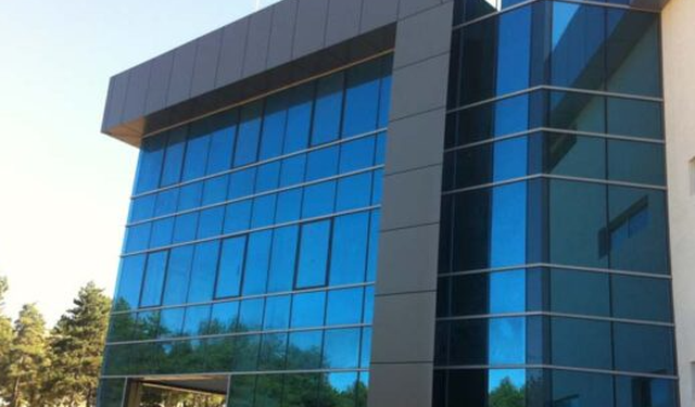 Abuzuan me fondet publike, Prokuroria e Korçës heton dy punonjëset e degës postare