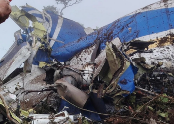 Rrëzohet një aeroplan në Kolumbi, humbin jetën 15 persona