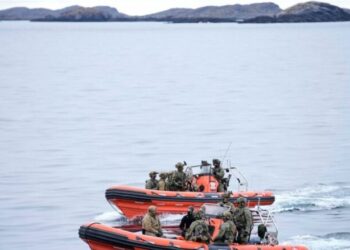 “NATO është këtu!”/Trump nuk heq dorë nga ishulli, ushtarët e parë europianë mbërrijnë në Groenlandë