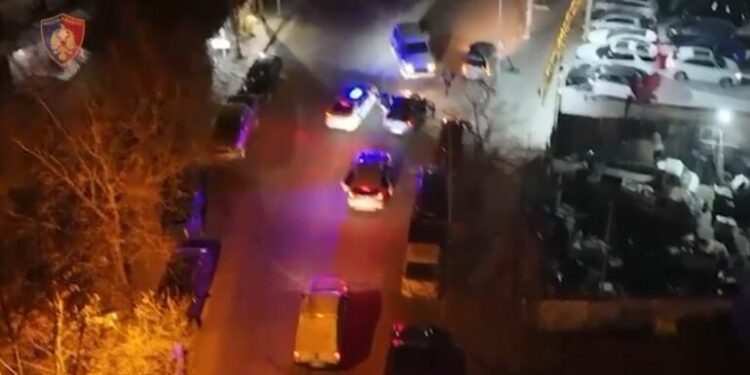“Çmontohet” grupi kriminal në Tiranë, Shisnin armë në zonën e Freskut dhe në Tufinë,