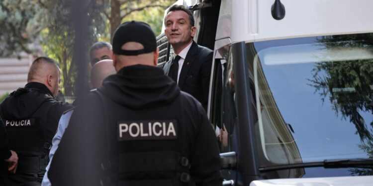 Veliaj pretendoi se nuk u shoqërua në kohë në seancë gjyqësore, reagon Drejtoria e Burgjeve