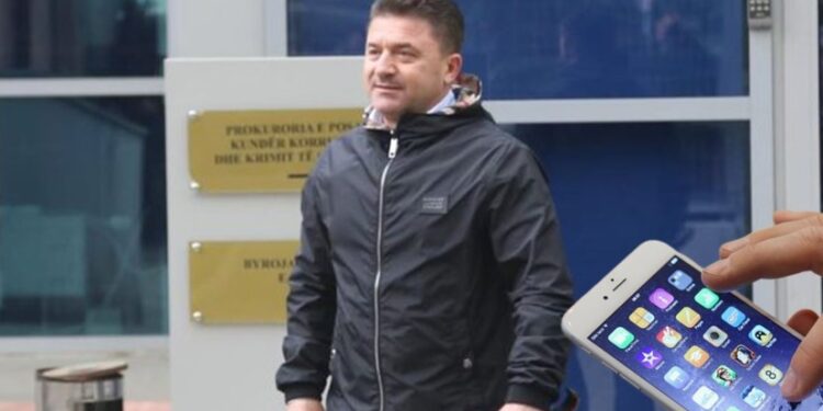 Elvis Roshi paraqitet në SPAK, shoqërohet nga avokati