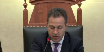 Përdorim i gjuhës jo parlamentare, Peleshi i tërheq vëmendjen Gazment Bardhit, masë edhe për Palokën