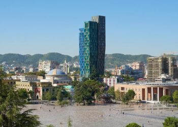 SPAK dhe BKH “zbarkojnë” në KULLËN “Alban Tower” në mes të Tiranës!