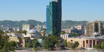 SPAK dhe BKH “zbarkojnë” në KULLËN “Alban Tower” në mes të Tiranës!