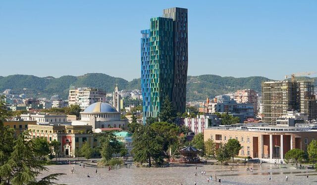 SPAK dhe BKH “zbarkojnë” në KULLËN “Alban Tower” në mes të Tiranës!