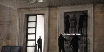 Garda blindon dyert e Kryeministrisë, para protestës së Adriatik Lapajt