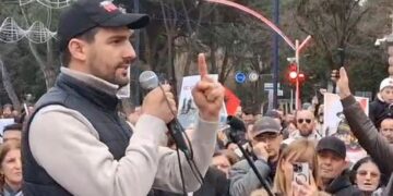 “Rama vodhi 80 mld euro në 12 vjet” – Lapaj: Ata pinë verë 33 mijë euro, ne përmbytemi