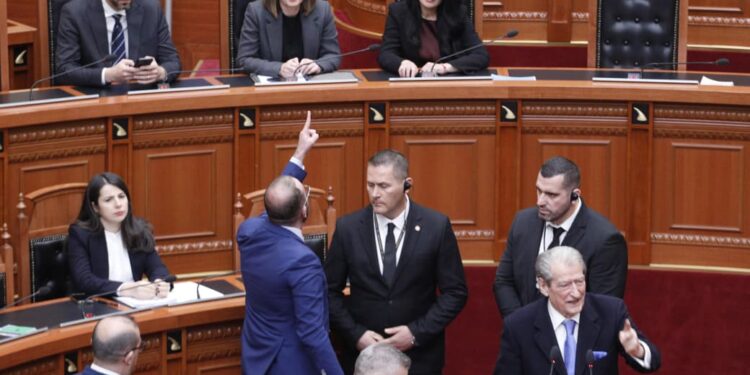 Berisha: Prania e ‘Lubisë’ në parlament provokacioni më i ulët ndaj shqiptarëve