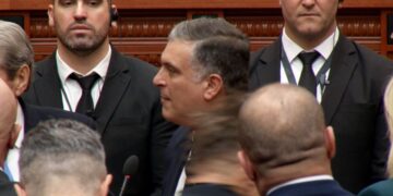 Blushi: “Prania e Ballukut këtu është turp” – dorëzojeni në drejtësi.Kjo që bëni ju është provokim!