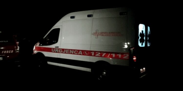 E rëndë në Përmet, 31-vjeçari i jep fund jetës, gjendet i varur në shkallët e banesës