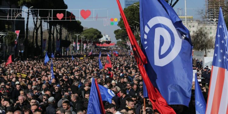Nesër protesta e PD/ Policia: Distancohuni nga aktet e paligjshme, kufizime në disa akse