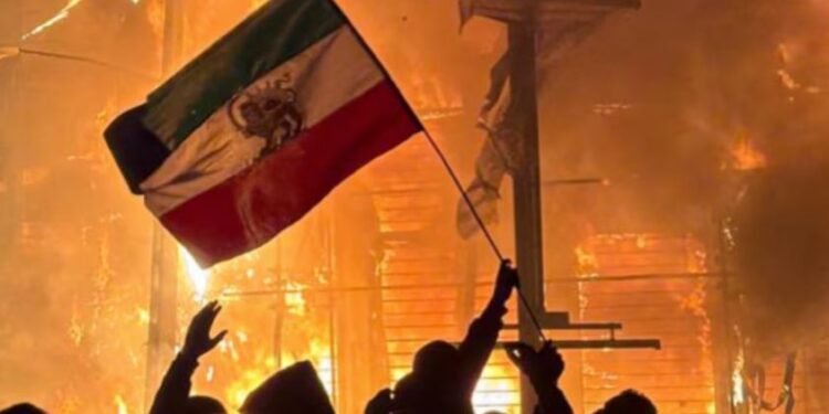 SHBA nis luftanije drejt Iranit, OKB paralajmëron për numër të lartë vdekjesh gjatë protestave