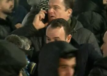 “300 policë i çanë kokën një zonjë, morën zvarrë një fëmije”/ Balliu: Me urdhër të Agasit