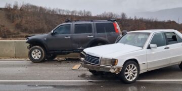 Aksident në rrugën nacionale Peshkopi–Maqellarë, tre të lënduar