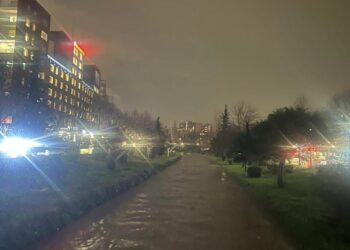 Reshjet e dendura rrisin nivelin e Lanës në Tiranë, rrezik për dalje nga shtrati