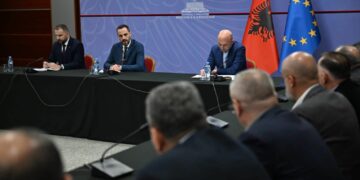 Lamallari thërret drejtorët e burgjeve: Transferime dhe kontrolle të shtuara nga SHKB