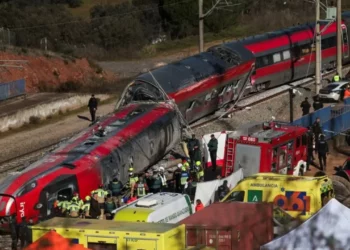 Tragjedia me tren në Spanjë,qeveria jep 20 mln € për familjet, opozita kërkon dorëheqjen e ministrit