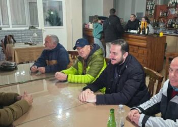 Salianji takim me demokratët në Himarë: Pa respekt për anëtarësinë, nuk ka opozitë morale