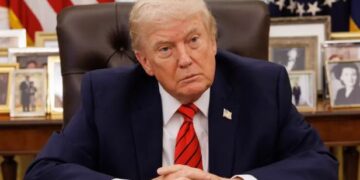 “Qëllimi është ndryshimi i regjimit”, Reuters: Trump po shqyrton sulme të reja ndaj Iranit