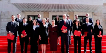 Rama dhe ministrat të mbledhur në Pallatin e Brigadave,zbulohet qëllimi takimit në formatin‘Retreat’