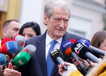 “Sazanin ia ofrova dhe unë Berlusconit”, Berisha: E bëri Fatos Nano para meje