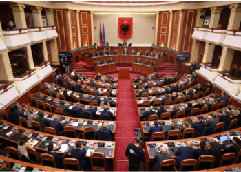 Sot Kuvendi rinis punën, fokusi te reformat