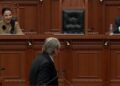 Balluku plas gazit në Kuvend! Çfarë tha kreu i PD që “argëtoi” zëvendës kryeministren
