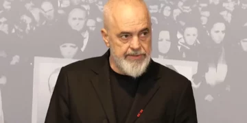 “Jam i zbrazur në shpirt!”, Rama sulmon gjyqtarët: U bëjmë duvara dhe u paguajmë rroga më të larta