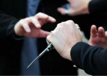 E pazakontë në Sarandë! Çifti i moshuar plagos me thikë të miturit. Djali i tyre…