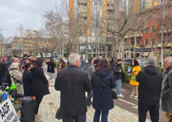 “Po na vjedhin pronat!” – Thirrja e fortë e banorëve të Rrjollit para Kuvendit