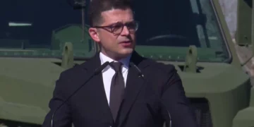 U shkarkua nga posti ,reagon Pirro Vengu: Ishte privilegj të isha në krye të Ministrisë së Mbrojtjes