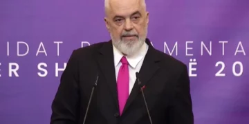 “AKSHI institucion krenarie, nuk mund të bëhet shesh”/ Kryeministri Rama për Karçanaj