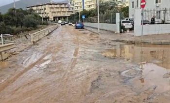 Shirat dëmtojnë banesa në Himarë, banorët në panik