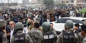 31 të vrarë nga sulmi vetëvrasës në një xhami në Pakistan