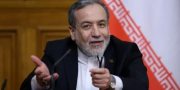 Irani paralajmëron SHBA: Nëse sulmohemi, do të godasim bazat amerikane në rajon