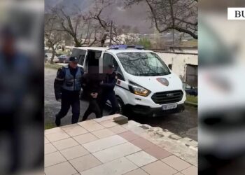 Dhunoi 51-vjeçarin dhe i mori automjetin, arrestohet pas një viti i riu në Bulqizë