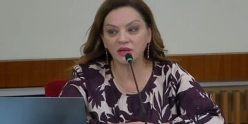 Vokshi: Në protestë, policia më mori flakë këpucët dhe pantallonat