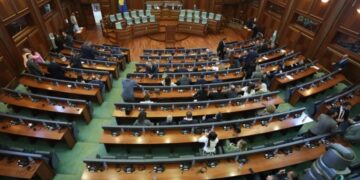 Kosovë: Seancë e jashtëzakonshme për rezolutën në mbrojtje të ish-krerëve të UÇK-së
