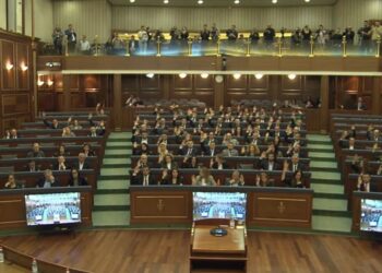 Miratohet rezoluta në mbrojtje të ish-krerëve të UÇK-së, LDK nuk voton