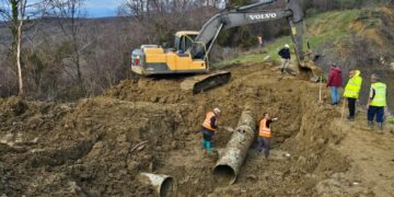 Defekt në tubacion, probleme me ujin e pijshëm në Durrës
