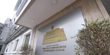 Ministria e Shëndetësisë mohon shpërthimin e fruthit në kopshtet e Tiranës
