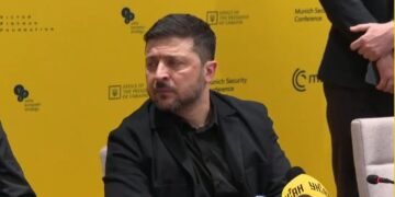 Zelensky: Helm apo raketa nga Rusia — cili është ndryshimi?