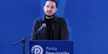 Salianji nis takimin me demokratët në Berat: Shqipëria më e lodhur se kurrë, rinia po largohet