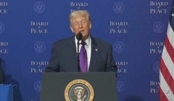 Donald Trump: “Kosovë-Serbi, më telefononi kur keni probleme” – mesazh për Vjosa Osmani