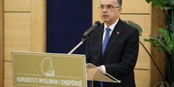 Begaj uron Muajin e Ramazanit në iftarin e parë: Agjërimi pa ndershmëri mbetet thjesht një ritual