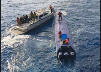 Nëndetësja me 4 ton kokainë, kapet nga marina meksikane në Oqeanin Paqësor
