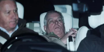 Disa orë pas arrestimit për përfshirjen në dosjen ‘Epstein’, lirohet ish-Princi Andrew